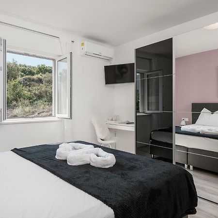 Apartments Lidija 챠브타트 외부 사진