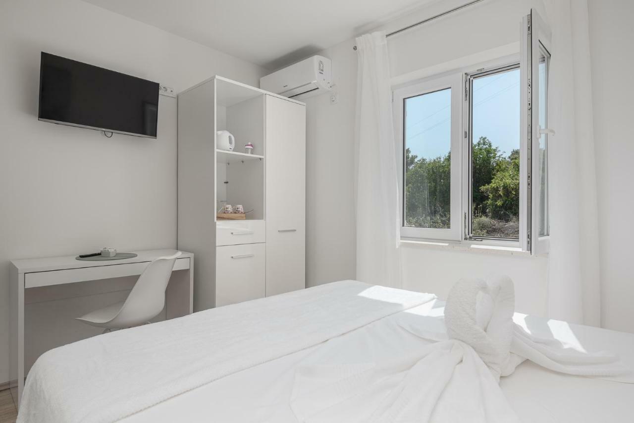 Apartments Lidija 챠브타트 외부 사진