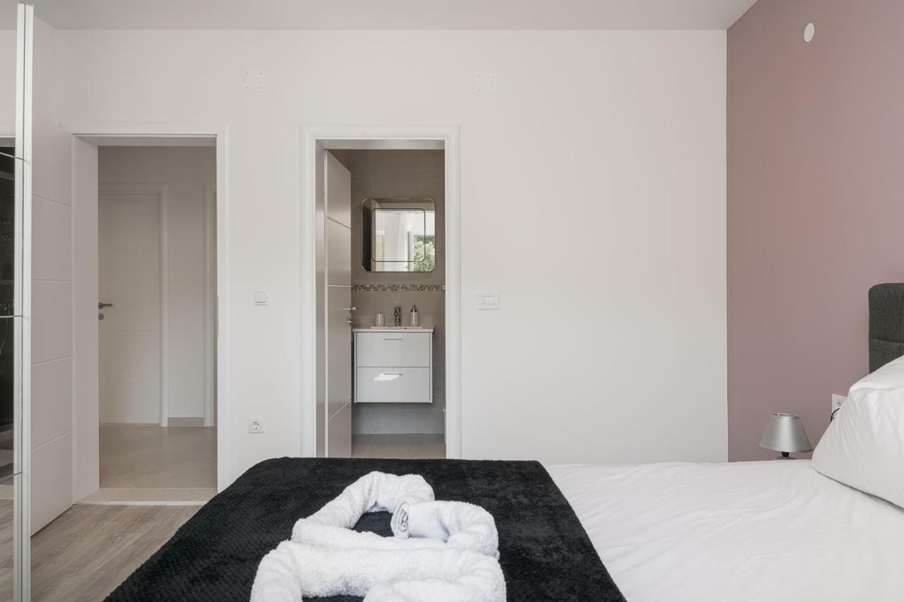 Apartments Lidija 챠브타트 외부 사진