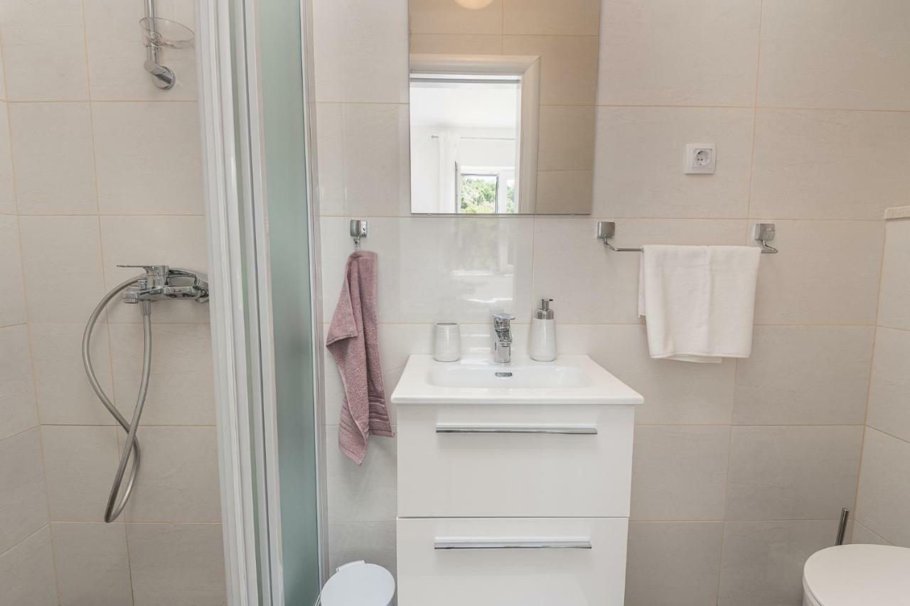 Apartments Lidija 챠브타트 외부 사진